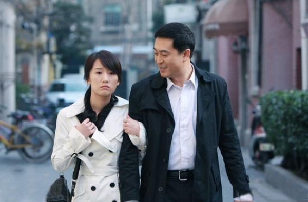 39岁张嘉译，40岁夏继成，给女人致命一击的是权力、金钱？