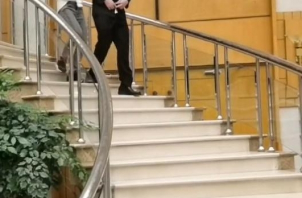 付笛声罕晒娃，28岁付豪和母亲像姐弟，被曝已交往白富美女友？
