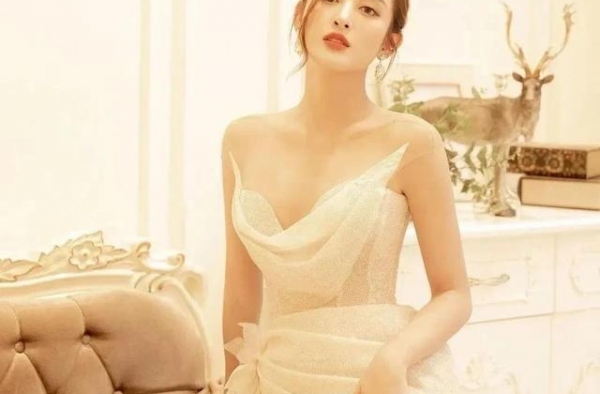 越南美女何其多，有一位越南人间天使被我扒出来啦