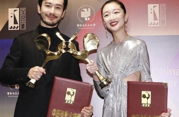 文章若没翻车能跟黄晓明斗斗吧？毕竟他是80后里唯一影帝兼视帝