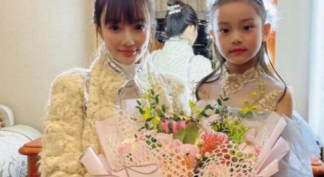 李小璐育儿太成功！自己被嘲网红却把甜馨带成名媛，疑要送女进圈