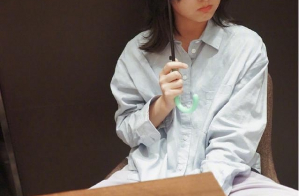 张子枫终于长大了，与吴磊贴脸拍照太有韵味，两人挺有CP感