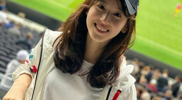 刘强东章泽天再传婚变，女方无名指戒指消失，夫妻二人也久未同框