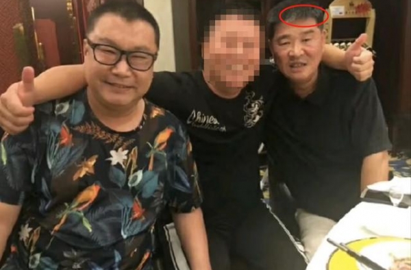54岁邹德江曝近况，头发花白憔悴不堪，与赵本山争执后一落千丈