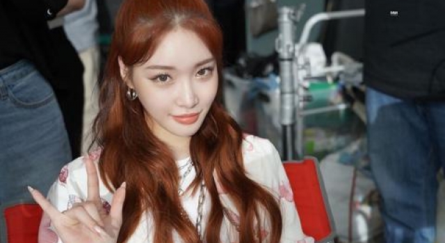 韩国24岁女歌手请夏确诊新冠 自责不已：真的很抱歉