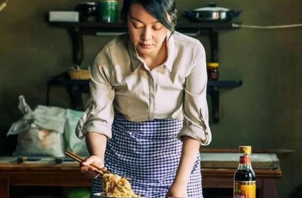 《装台》里的闫妮不装