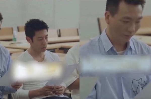 康辉也怕查作业？听见老师提问忙低头回避，与台前严肃形象大不同