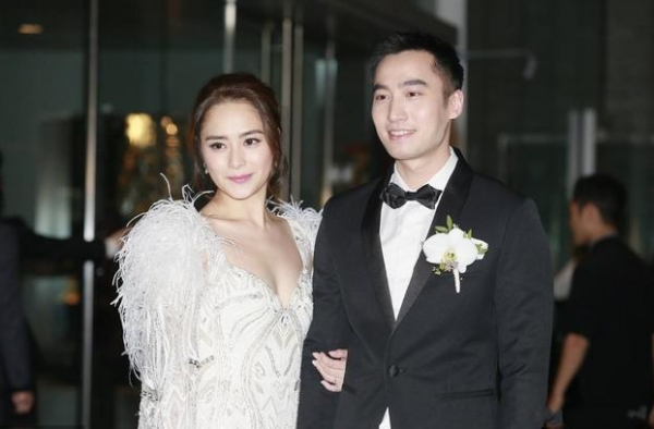 “再也不结婚了”，恨嫁女星14个月终结婚姻，网友凑啥热闹？