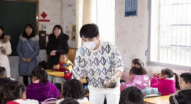 又一个古天乐？李佳琦捐款1000万，建多所希望小学