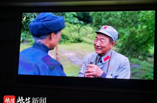 电影《半条被子》在徐州举行首映式