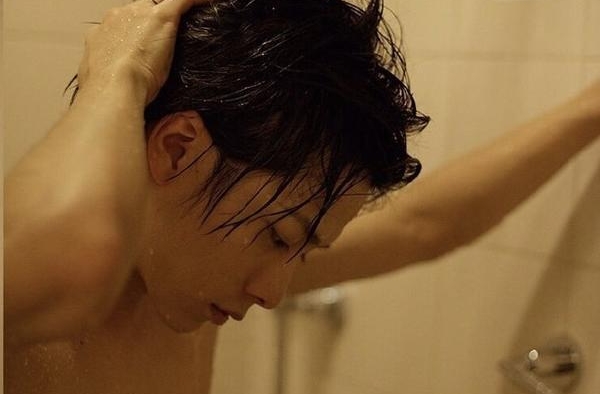 日本最渣艺人！小泽廉家暴威胁女友堕胎却有粉丝维护？绝世渣男
