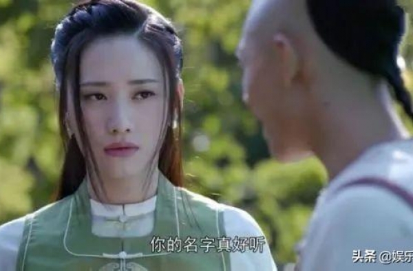 人均一字眉加披发的影视圈，或许?早就忘记了美人在骨不?在皮吧