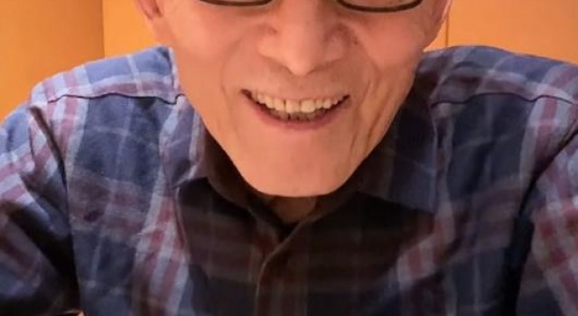 济公游本昌近况罕曝光，精神矍铄面容慈祥，87岁高龄仍在外工作