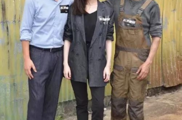 两大影帝18年后再携手《拆弹专家2》燃爆走来