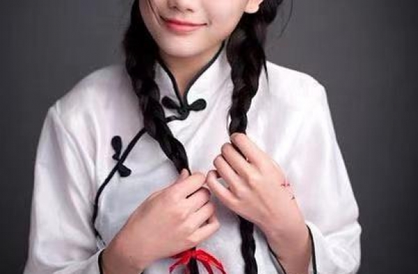 还记得古早网红南笙吗？她的脸这是do了吗？