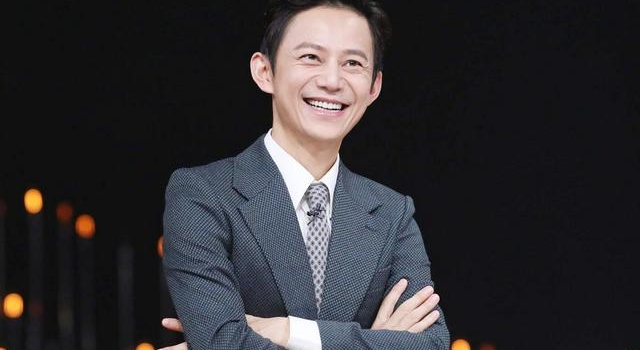 周深连夜跑路？退出湖南跨年转身加盟江苏台，被网友指责忘恩负义