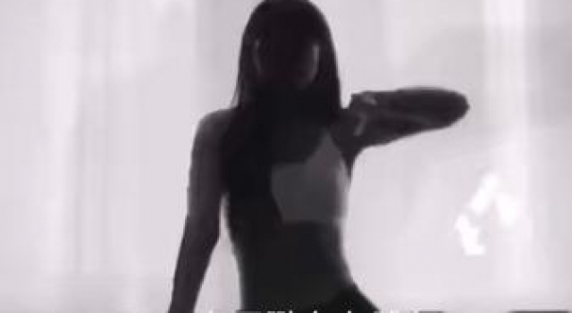 李亚鹏新女友性感热舞，大秀傲人身材，论找女友的眼光他真没输过