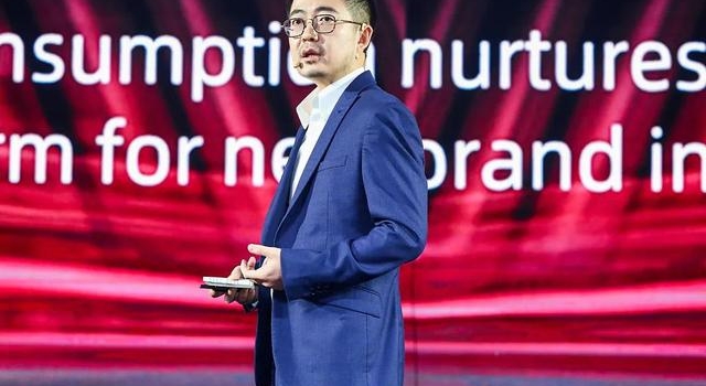蒋凡曝出被中止认定为杭州高层次人才 又现身张大奕生活照