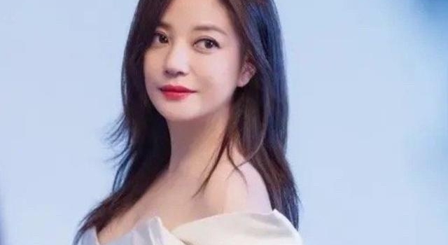 赵薇久违重拍电视剧，搭档华鼎奖十佳男演员，相差三岁CP感超强