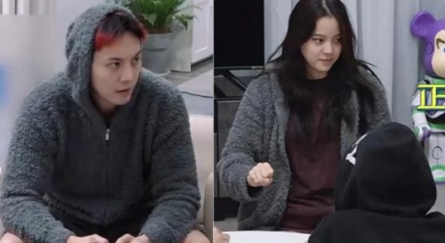 当红女星穿男艺人睡衣不避嫌，却自曝家教很严格，反差太大惹争议