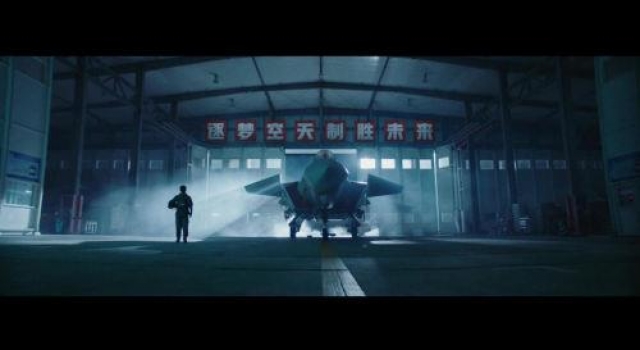 易烊千玺、吴京倾情出演2021中国空军招飞宣传片