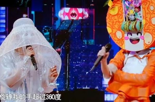 知名女星秀惊人绝技，手掌能旋转360度，过于扭曲吓坏在场嘉宾