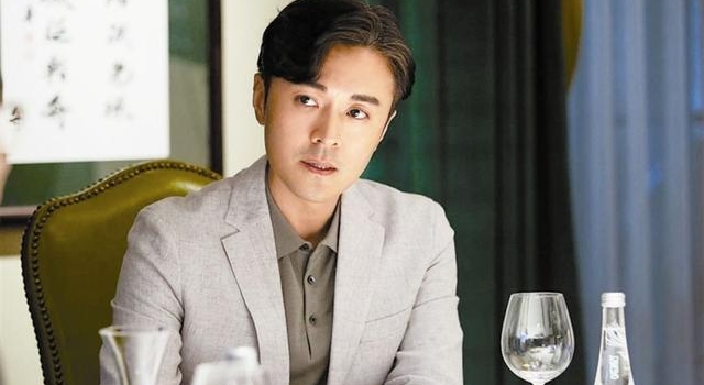 热播剧《流金岁月》中饰演李一梵 于小伟：不断跳出舒适圈
