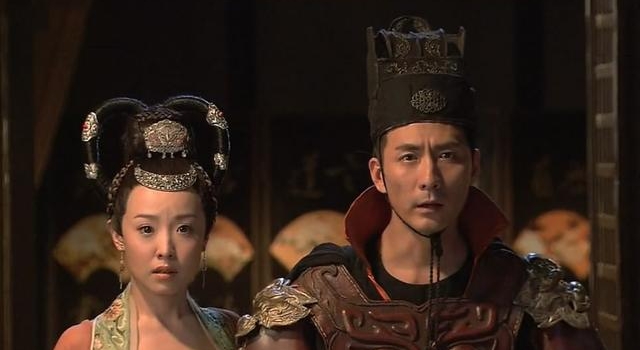 还记得《狄仁杰》里的元芳吗？新剧他合作罗晋变身“工具人”