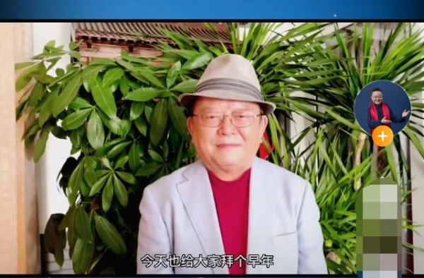 72岁和珅近照曝光，为张国立庆生送祝福，胖到下巴脖子连成一体
