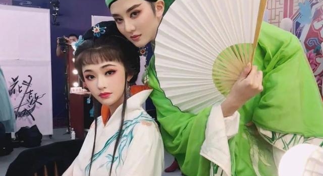 林允鲶鱼系女孩的长相，即使是生图也十分能打