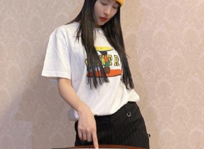 李菲儿风波后晒美照，懒理黄晓明杨颖夫妇，扬言胜负未定超自信